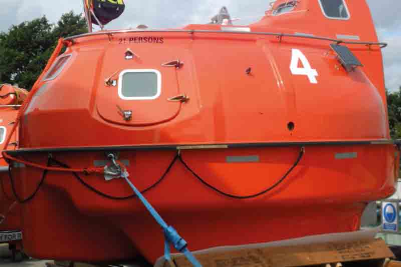 21 man lifeboat capsule